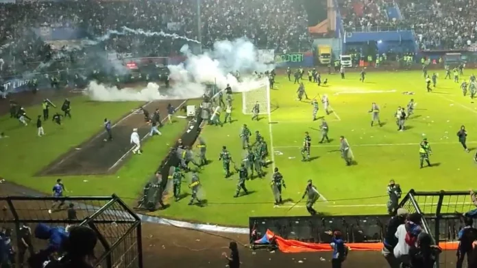 in stampede at Indonesia football match 1280x720 1