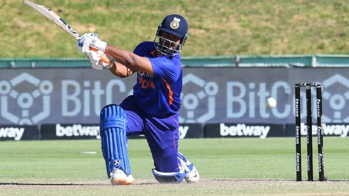 Virender Singh Sehwag suggests a batting position for MI Star
