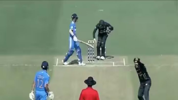 Adarsh Singh of India takes an absolute blinder in slips, leaving Pakistan's U19 batter stunned