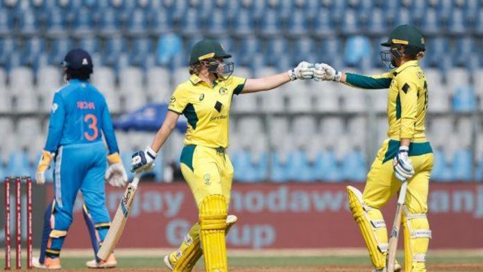 India loses 190 runs and is whitewashed 0–3 against Australia