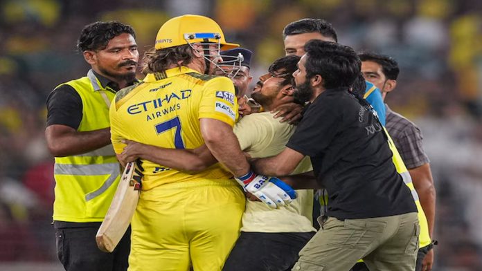 A new video shows MS Dhoni's hilarious act just before a fan broke through security to touch his feet