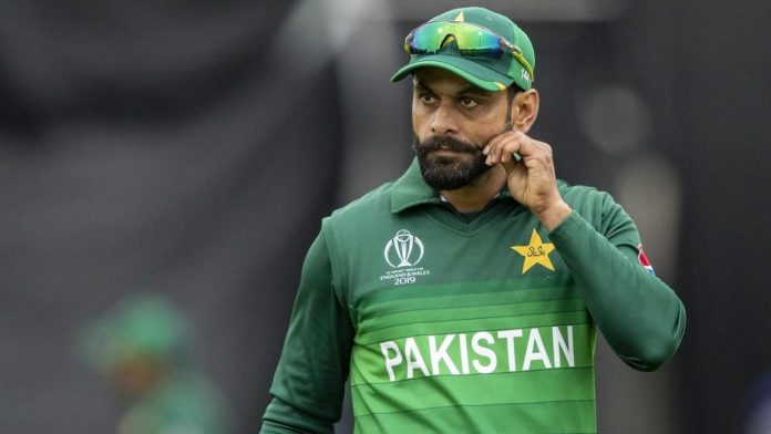 Mohammad Hafeez criticizes the mindset of Pakistani players saying that 