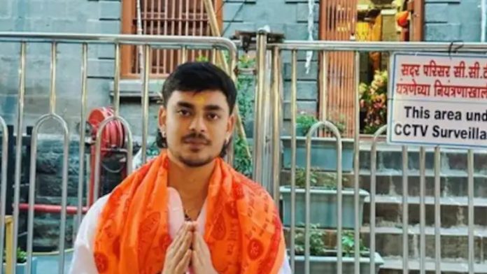 Ishan Kishan visits the Sai Baba Mandir to seek blessings