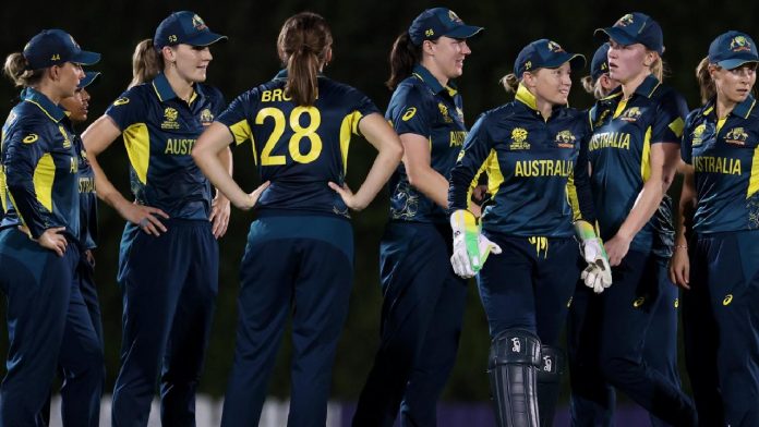 AUS-W defeats NZ-W by 60 runs with three each from Schutt and Sutherland