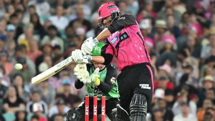 James Vince's aggressive 101* off 58 helps the Sixers beat the BBL's stars in their record-run chase